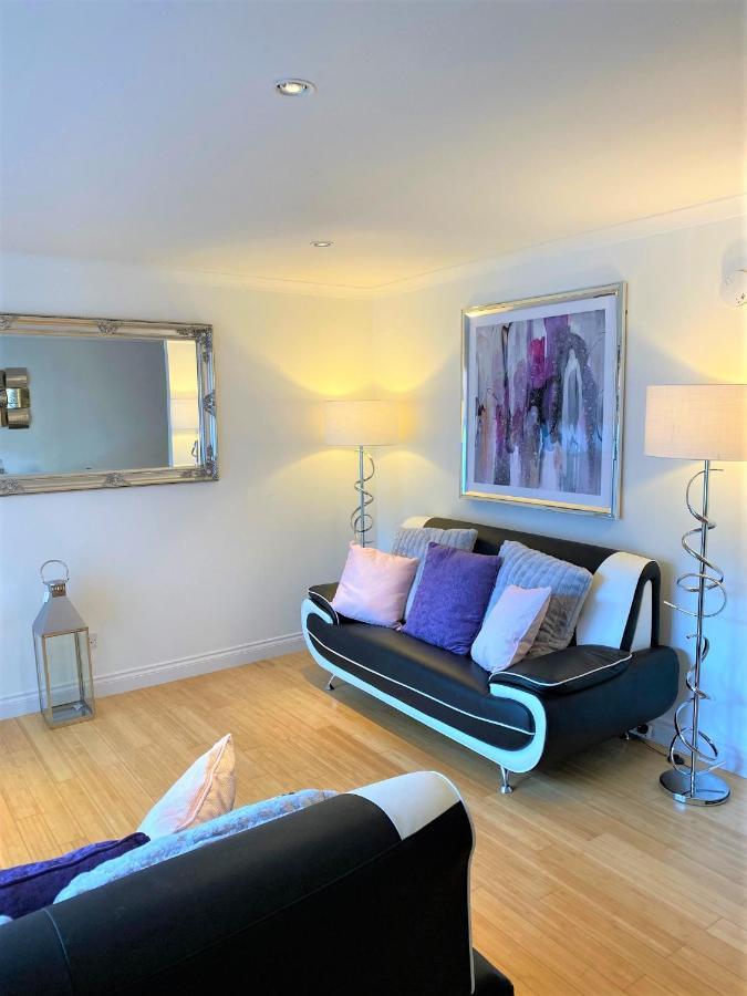 Sec Minerva Westend Two Bedroomed Apartment กลาสโกว์ ภายนอก รูปภาพ